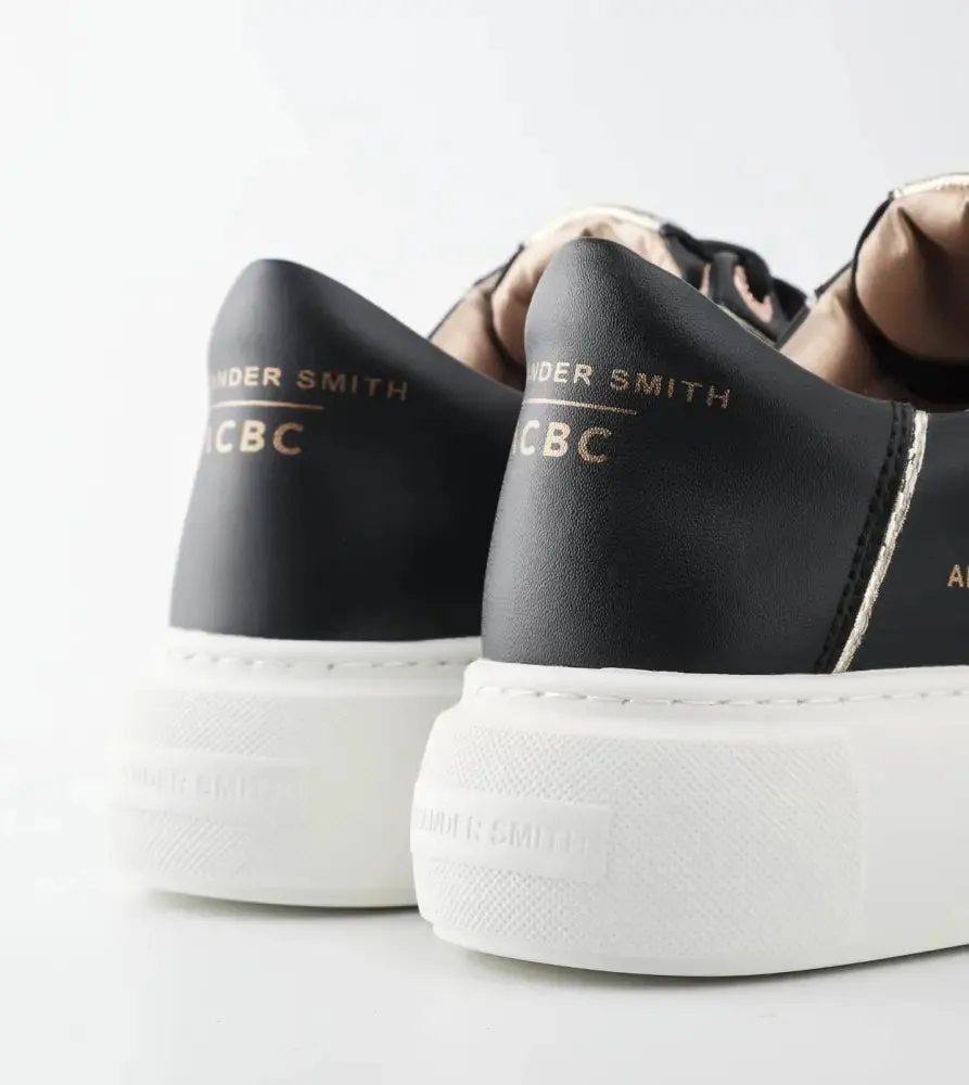 Greenwich Woman Black Gold