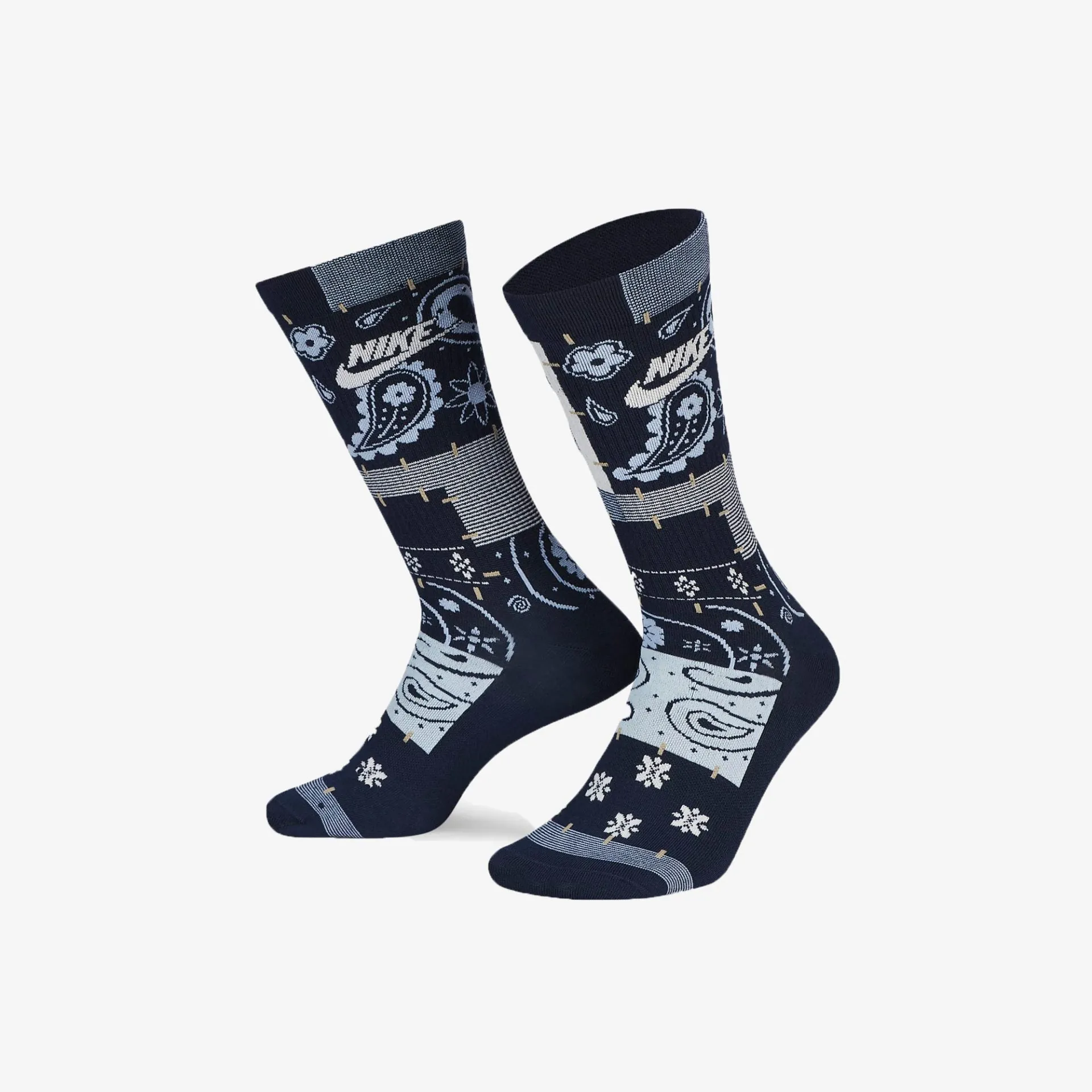 Nike | EVERYDAY ESSENTIAALS CREW SOCKS  { ALUMINIUM / OBSIDIAN