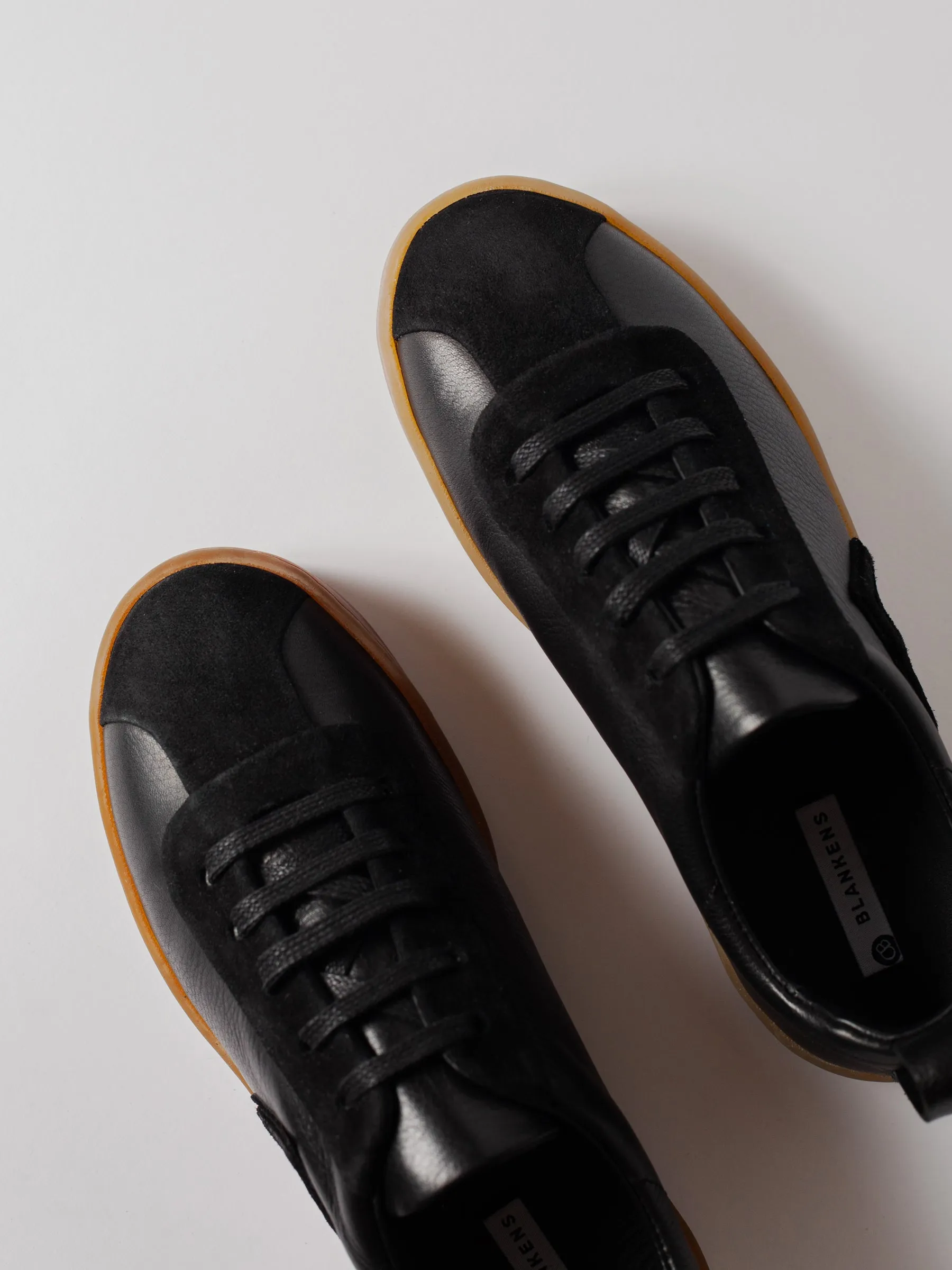 THE ELIN BLACK SNEAKER